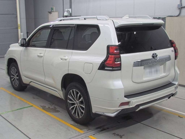 TOYOTA LAND CRUISER PRADO 2021