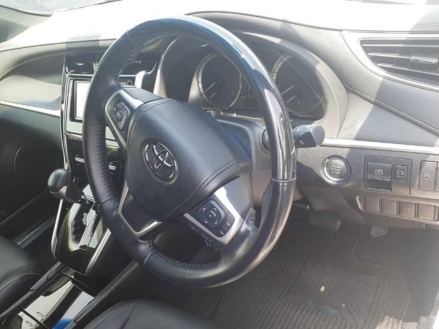 TOYOTA HARRIER 2019