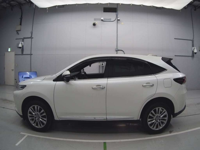 TOYOTA HARRIER 2019