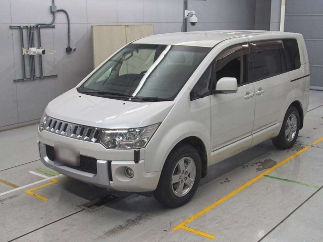 MITSUBISHI DELICA D5 2012