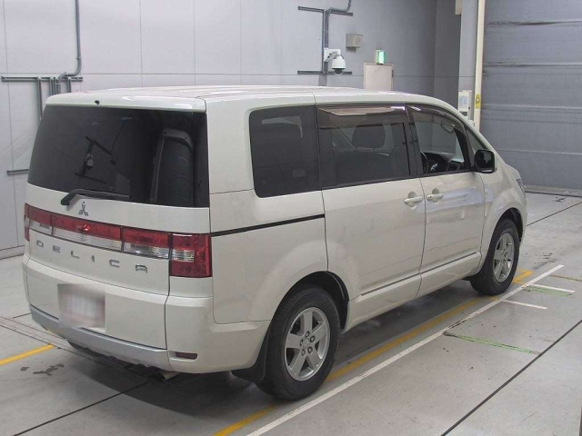 MITSUBISHI DELICA D5 2012