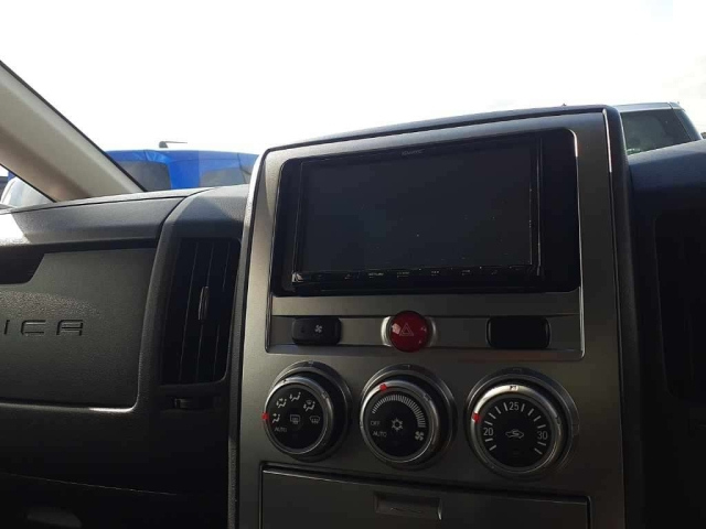 MITSUBISHI DELICA D5 2012