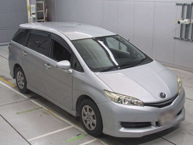 TOYOTA WISH 2014