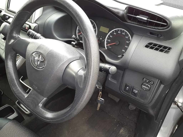 TOYOTA WISH 2014