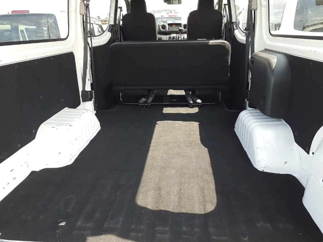NISSAN CARAVAN VAN 2023