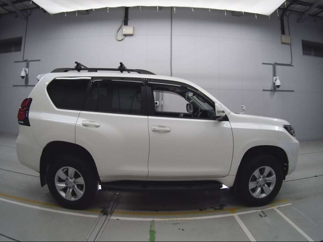TOYOTA LAND CRUISER PRADO 2021