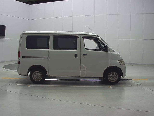 TOYOTA TOWN ACE VAN 2017