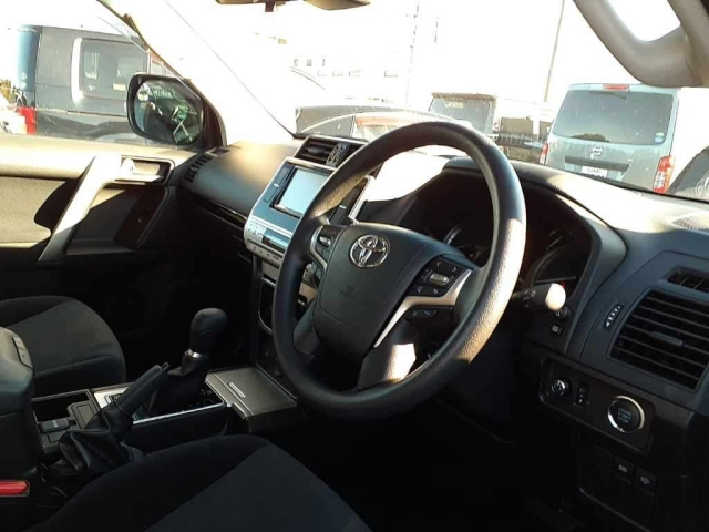 TOYOTA LAND CRUISER PRADO 2021