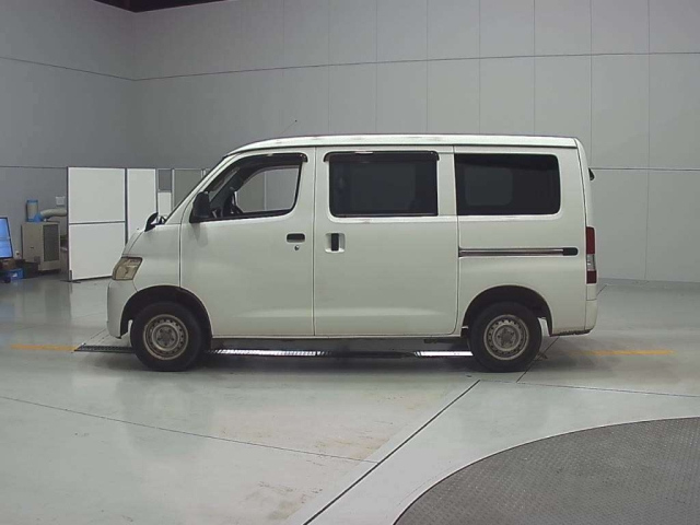 TOYOTA TOWN ACE VAN 2017