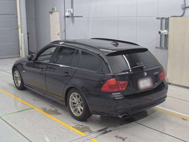 BMW 3 SERIES 2011