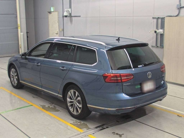 VOLKSWAGEN PASSAT VARIANT 2016