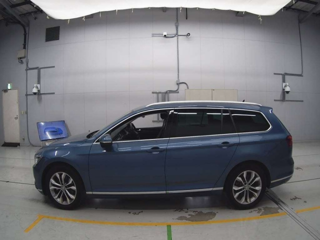VOLKSWAGEN PASSAT VARIANT 2016