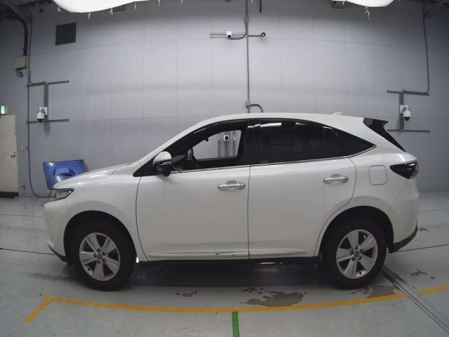 TOYOTA HARRIER 2019