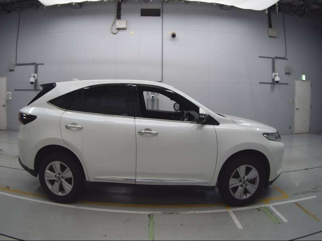 TOYOTA HARRIER 2019
