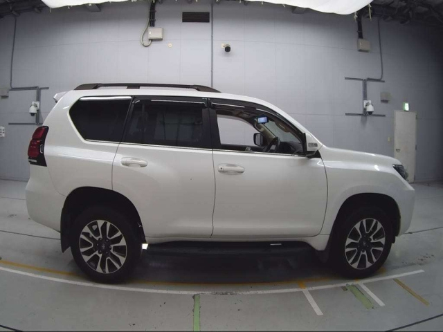 TOYOTA LAND CRUISER PRADO 2021
