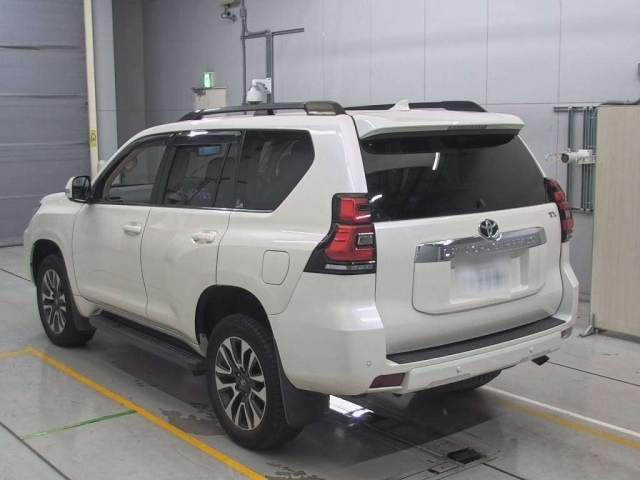 TOYOTA LAND CRUISER PRADO 2021