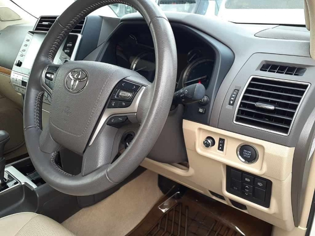 TOYOTA LAND CRUISER PRADO 2021