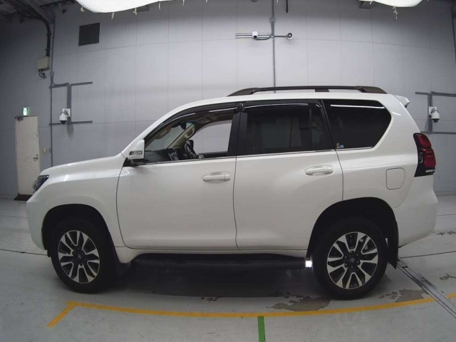 TOYOTA LAND CRUISER PRADO 2021