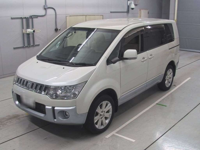 MITSUBISHI DELICA D5 2014