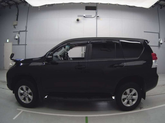 TOYOTA LAND CRUISER PRADO 2013