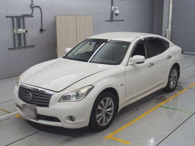 NISSAN FUGA 2013