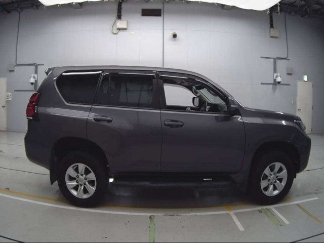TOYOTA LAND CRUISER PRADO 2021