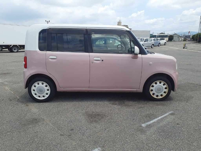 TOYOTA PIXIS SPACE 2013