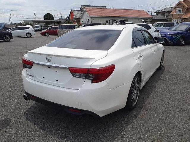 TOYOTA MARK X 2016