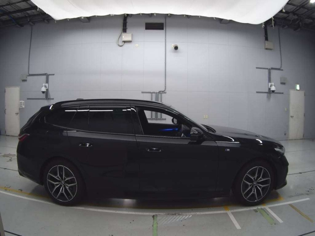 BMW 5 SERIES 2024