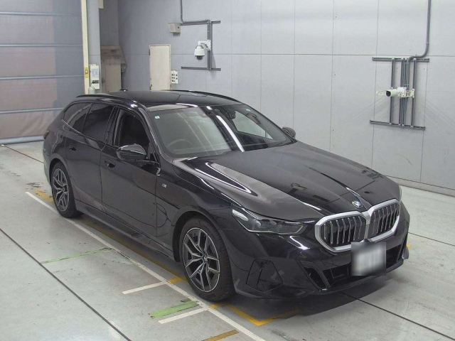 BMW 5 SERIES 2024