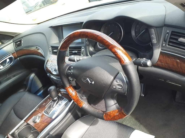 NISSAN FUGA 2012