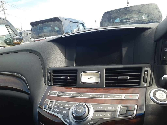 NISSAN FUGA 2012