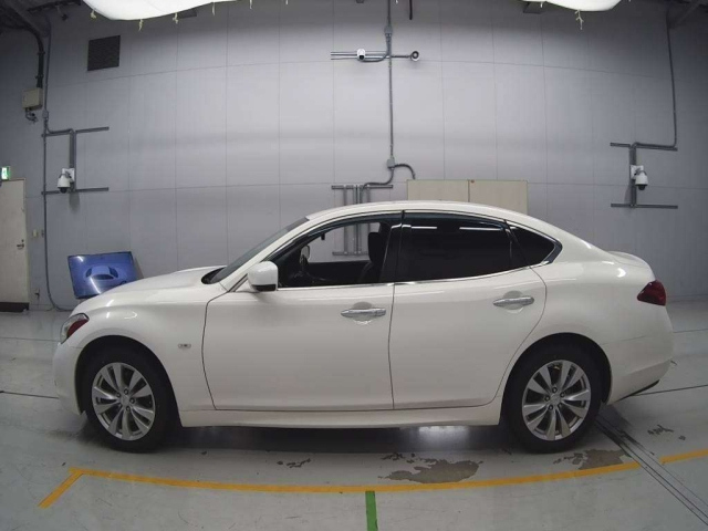 NISSAN FUGA 2012