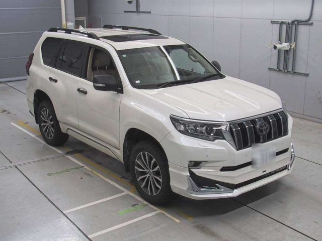 TOYOTA LAND CRUISER PRADO 2021