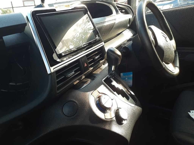 TOYOTA SIENTA 2020