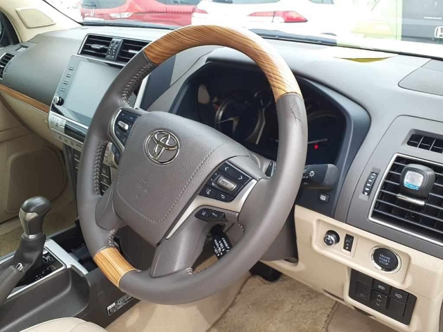 TOYOTA LAND CRUISER PRADO 2022