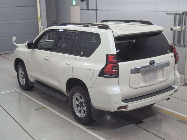 TOYOTA LAND CRUISER PRADO 2018