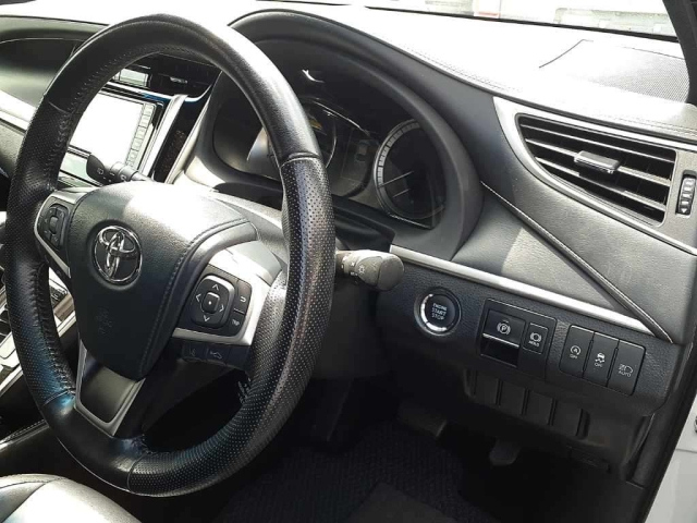 TOYOTA HARRIER 2019