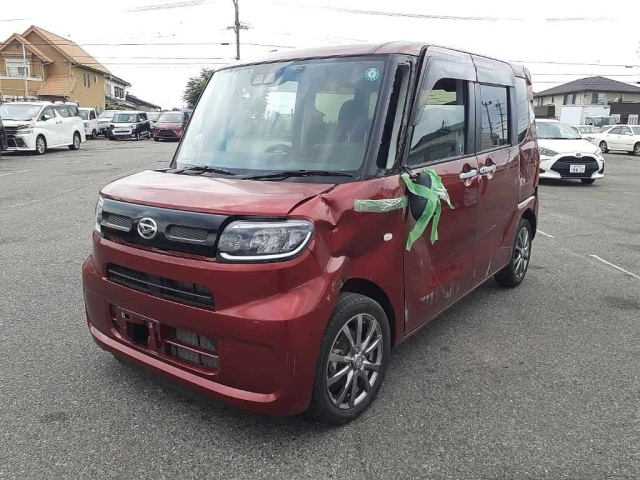 DAIHATSU TANTO 2024