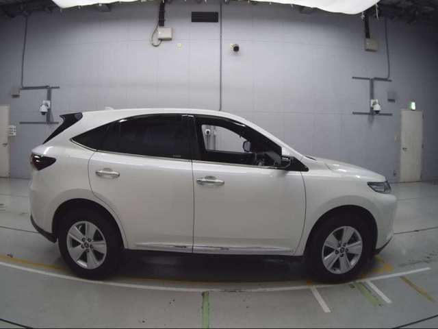 TOYOTA HARRIER 2019