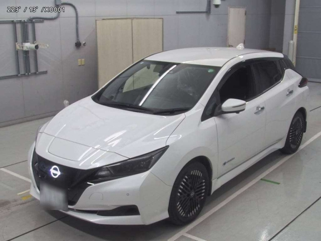 NISSAN LEAF 2023