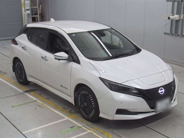 NISSAN LEAF 2023
