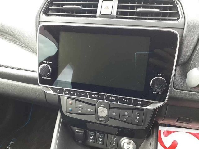 NISSAN LEAF 2023