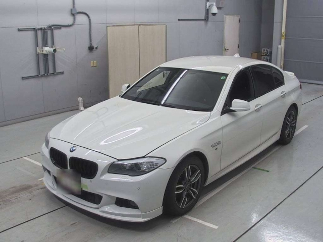 BMW 5 SERIES 2013