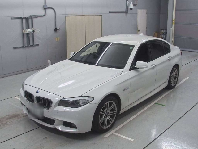 BMW 5 SERIES 2013
