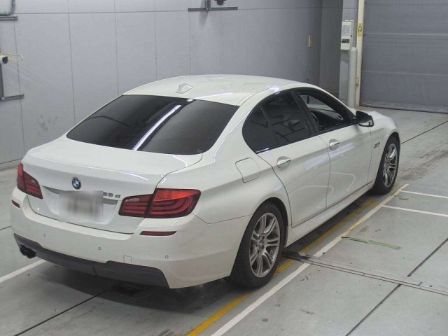 BMW 5 SERIES 2013