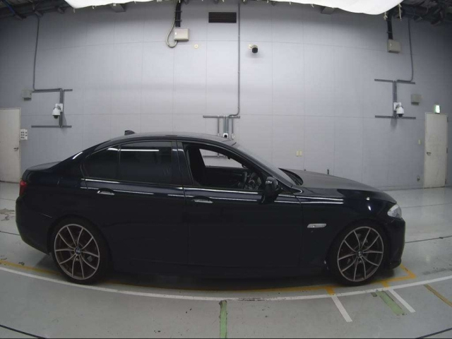 BMW 5 SERIES 2012