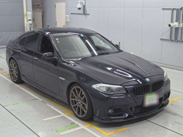 BMW 5 SERIES 2012