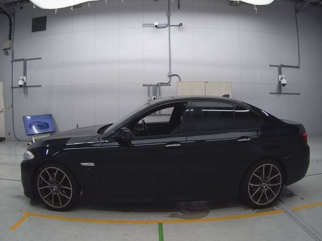 BMW 5 SERIES 2012