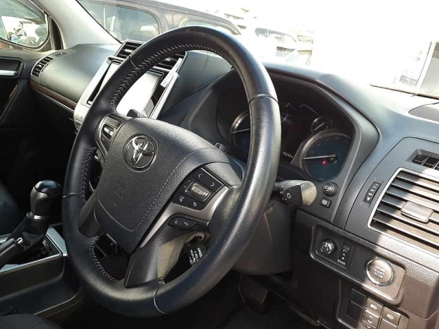 TOYOTA LAND CRUISER PRADO 2018
